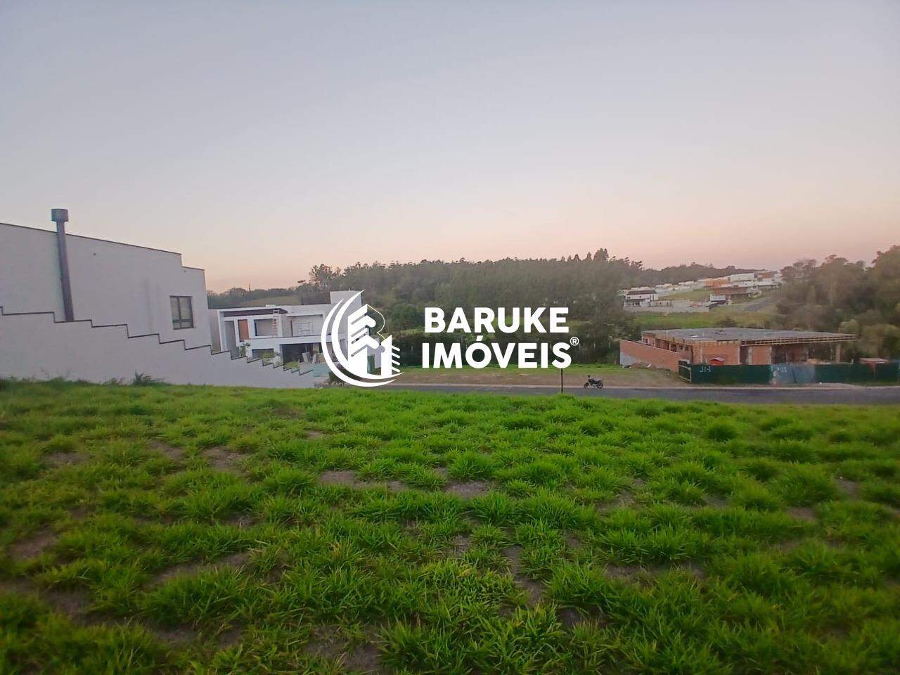 Terreno à venda no bairro Parque Villa dos PinheirosIndaiatuba: 