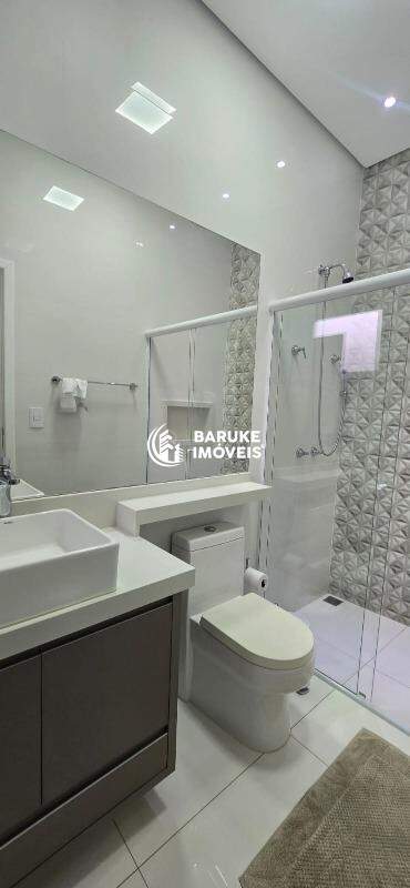 Casa de condomínio à venda no bairro JARDIM RESIDENCIAL DONA LUCILLAIndaiatuba: 