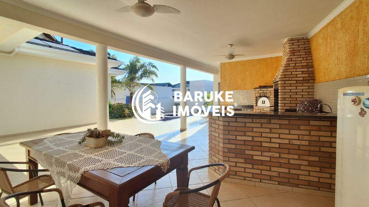 Casa de condomínio à venda no bairro VILA SUICAIndaiatuba: 