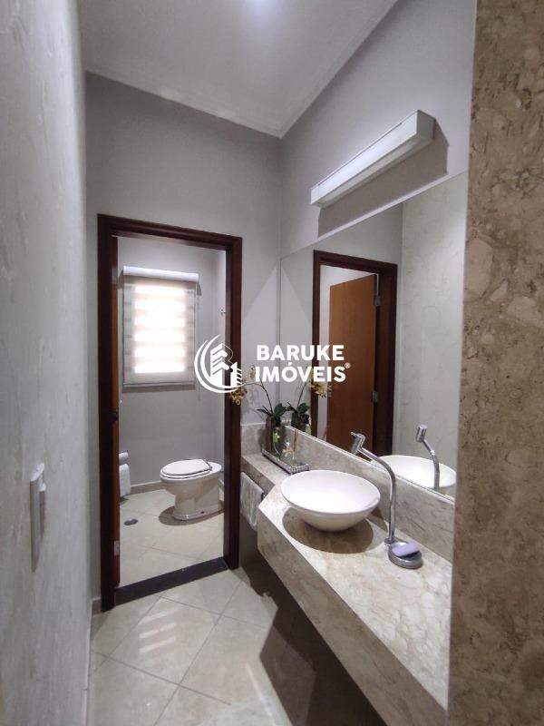 Casa de condomínio para aluguel no bairro VILA INGLESAIndaiatuba: 