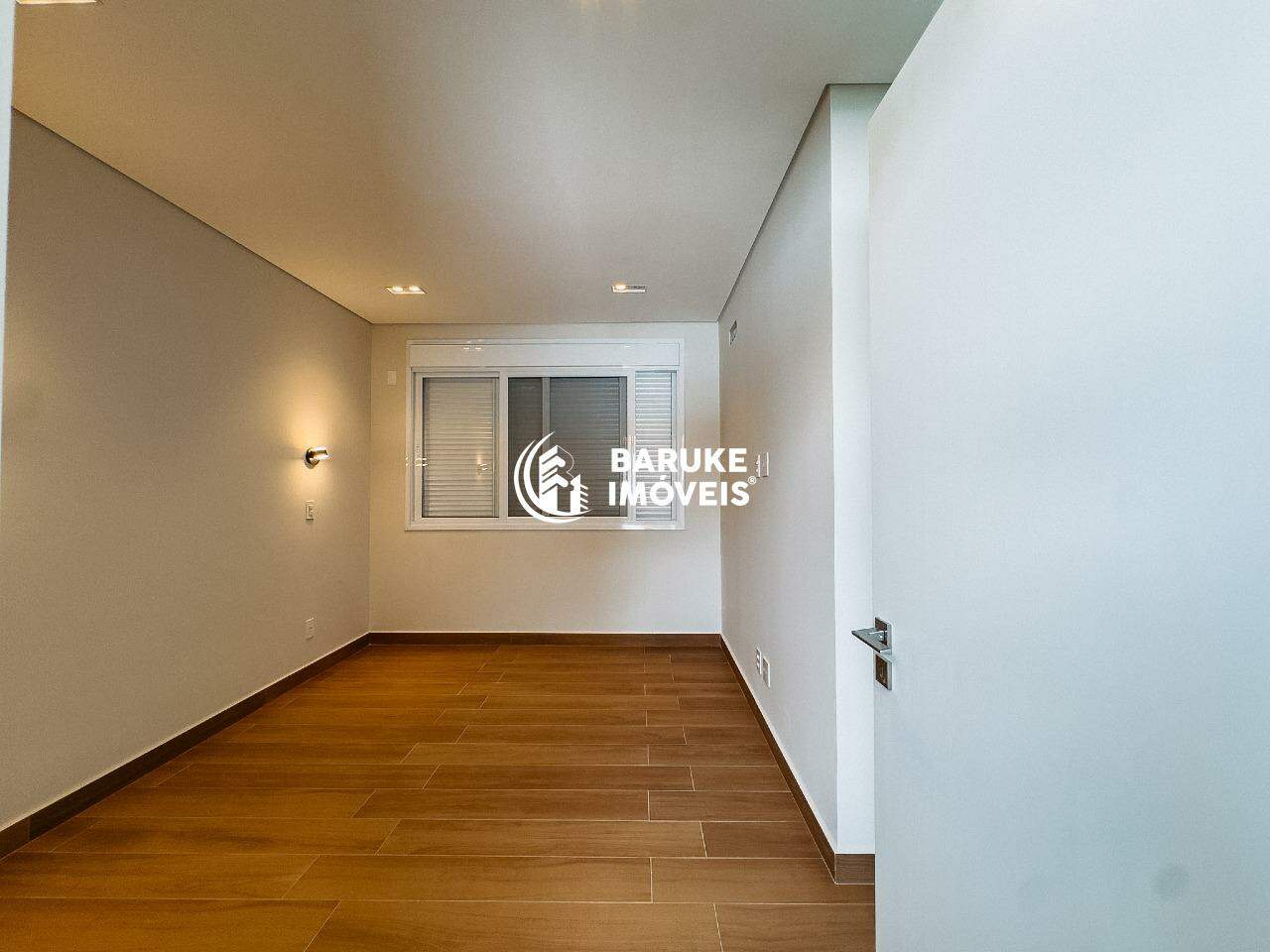 Casa de condomínio à venda no bairro Parque Villa dos PinheirosIndaiatuba: 