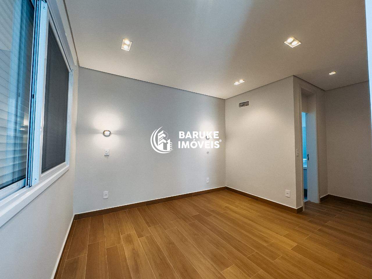 Casa de condomínio à venda no bairro Parque Villa dos PinheirosIndaiatuba: 