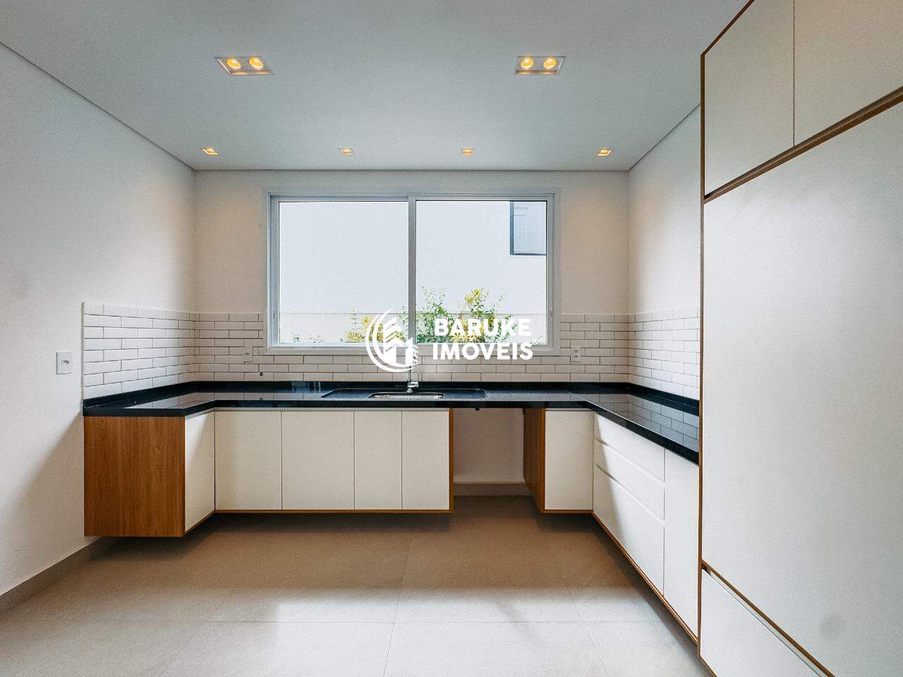 Casa de condomínio à venda no bairro Parque Villa dos PinheirosIndaiatuba: 