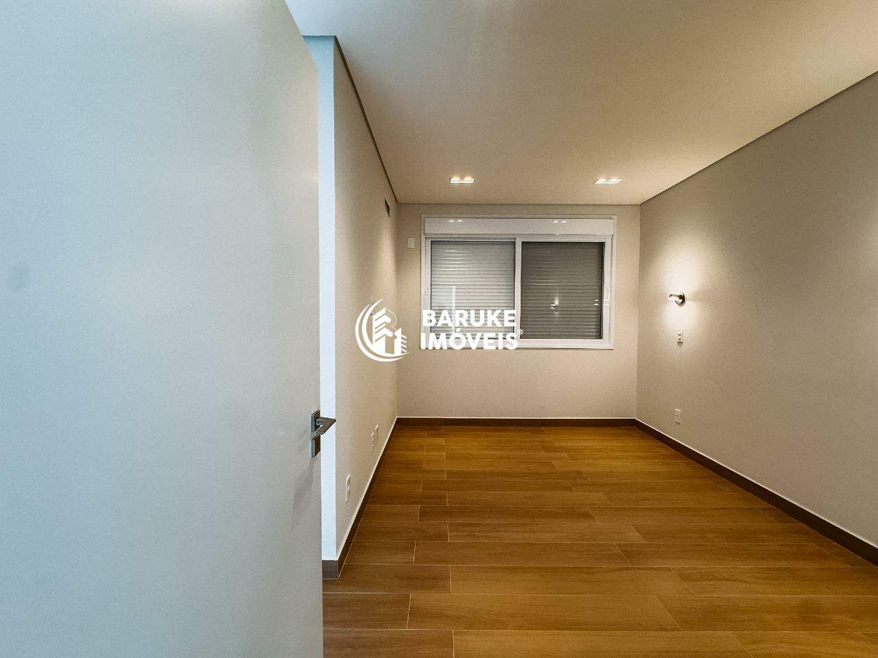 Casa de condomínio à venda no bairro Parque Villa dos PinheirosIndaiatuba: 