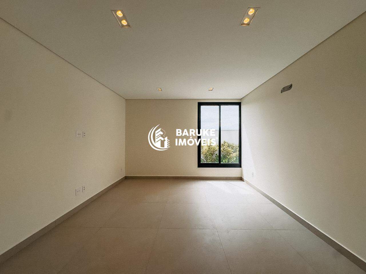 Casa de condomínio à venda no bairro Parque Villa dos PinheirosIndaiatuba: 