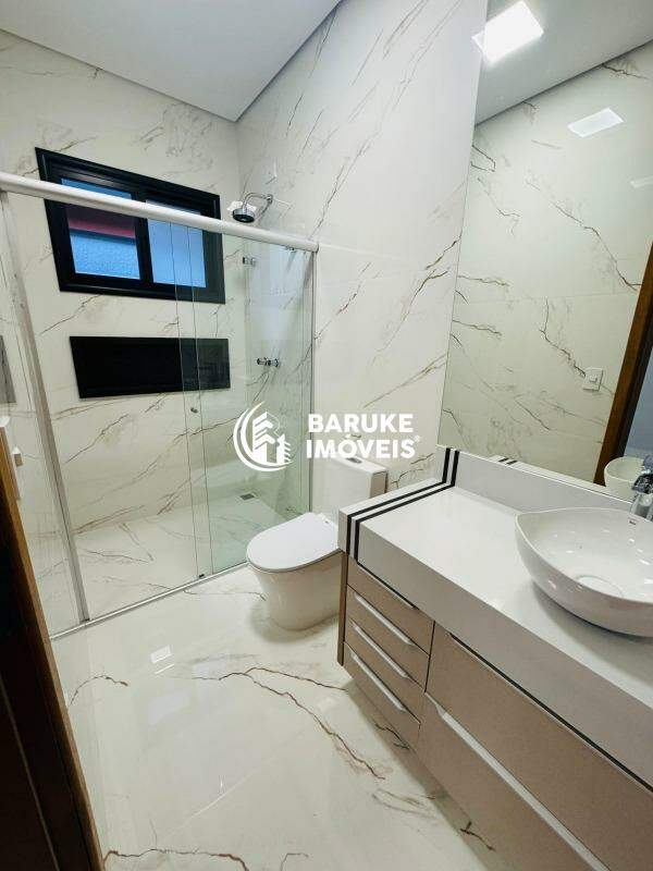 Casa de condomínio à venda no bairro JARDIM RESIDENCIAL DONA LUCILLAIndaiatuba: 