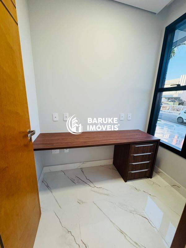 Casa de condomínio à venda no bairro JARDIM RESIDENCIAL DONA LUCILLAIndaiatuba: 