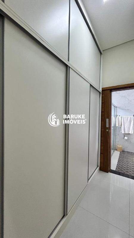 Casa de condomínio à venda no bairro JARDIM RESIDENCIAL VIENAIndaiatuba: 