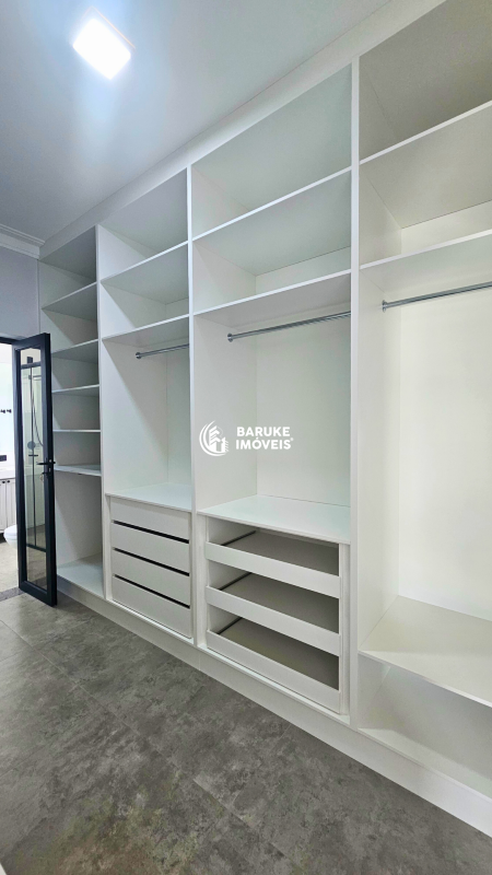 Casa de condomínio à venda no bairro JARDIM RESIDENCIAL VIENAIndaiatuba: 