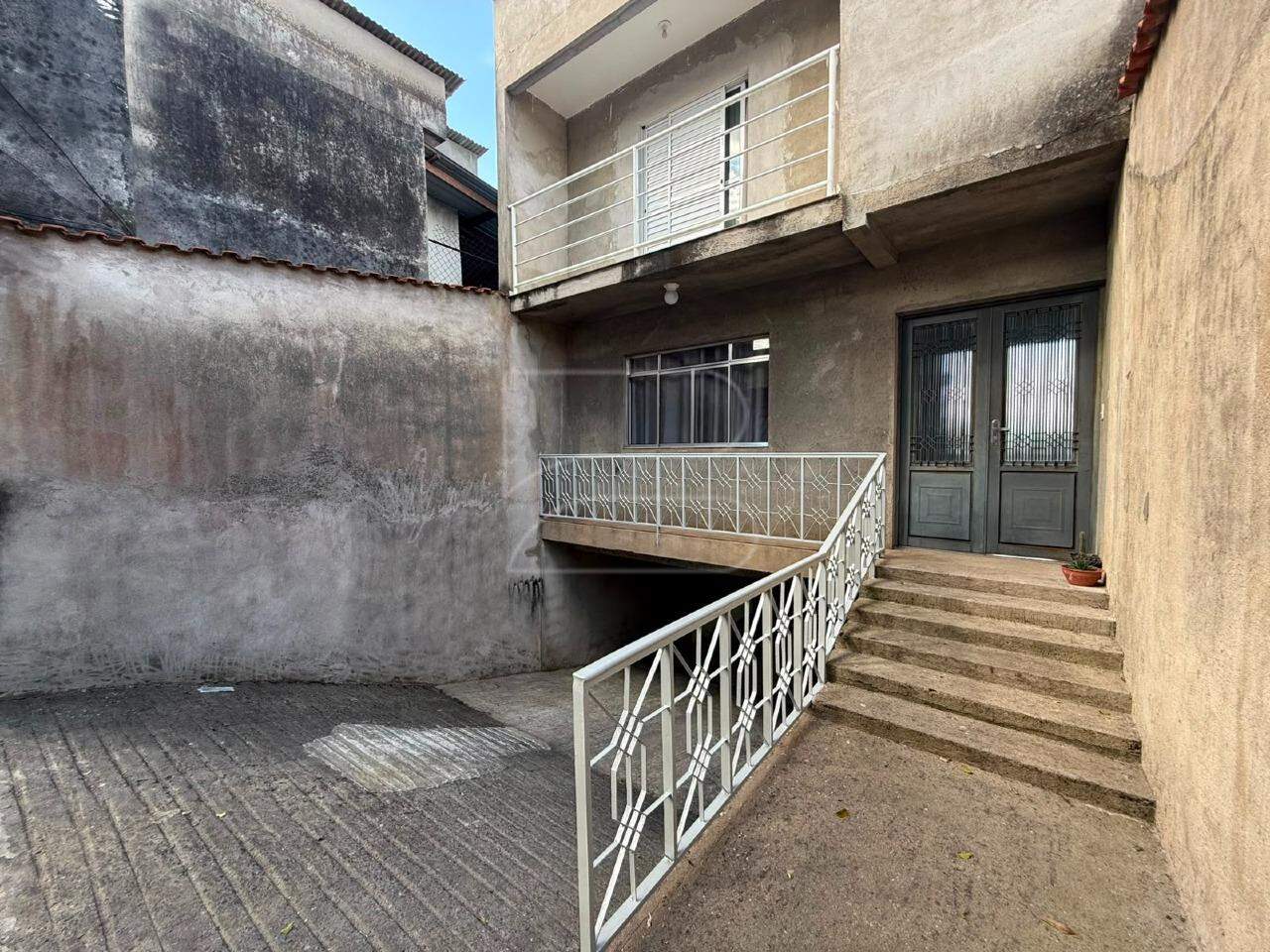 Sobrado à venda no JARDIM SANTA ADÉLIA: 