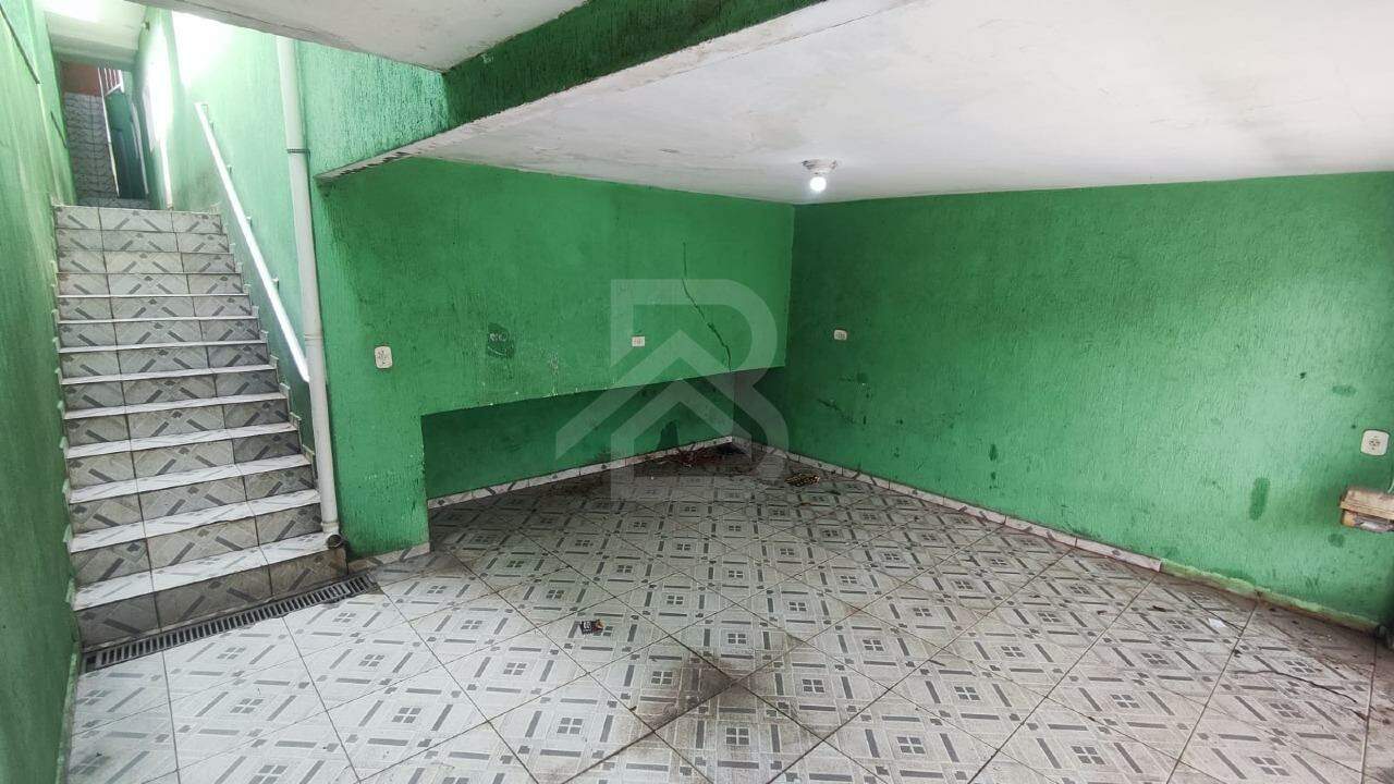 Sobrado à venda no Jardim Rodolfo Pirani: garagem
