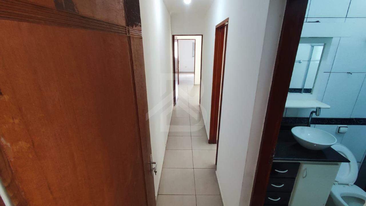 Sobrado à venda no Jardim Rodolfo Pirani: corredor