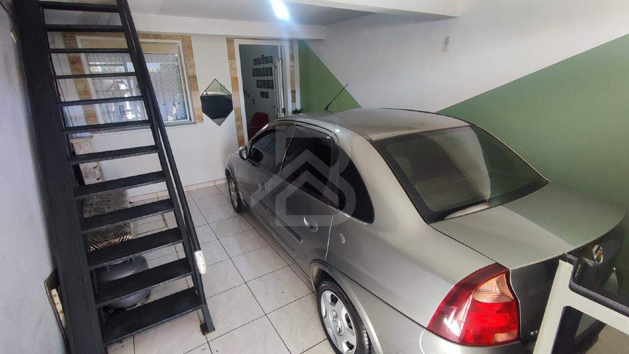 Sobrado à venda no Jardim Rodolfo Pirani: Garagem