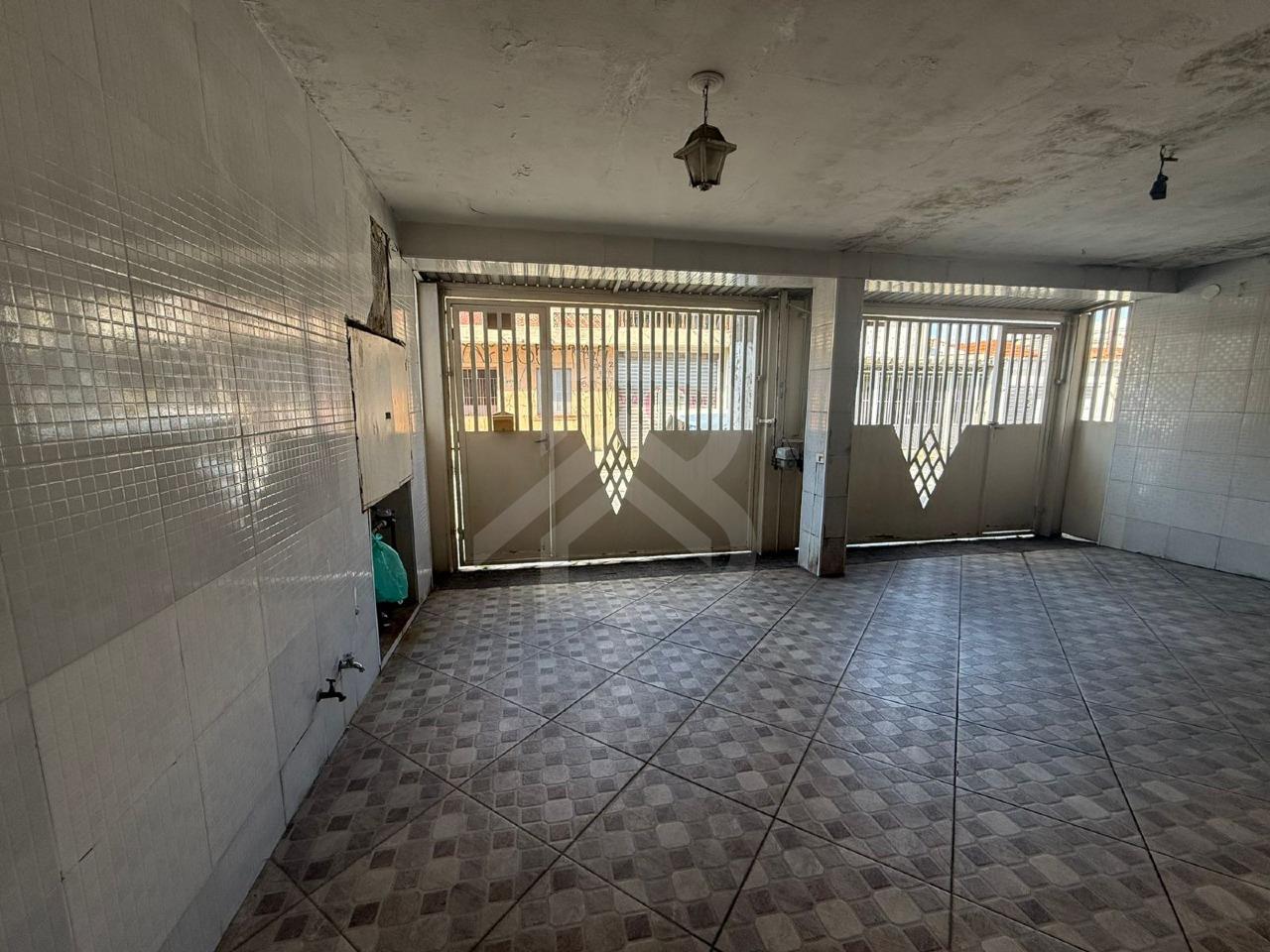 Casa para aluguel no Parque Maria Luiza: garagem