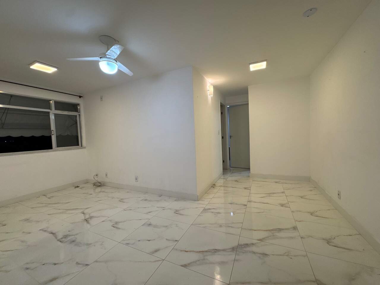 Apartamento à venda no Colégio: 
