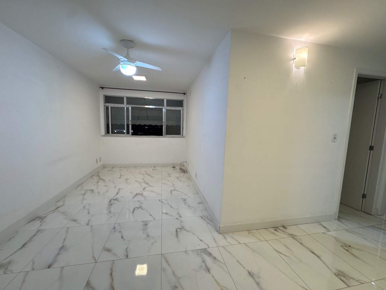 Apartamento à venda no Colégio: 
