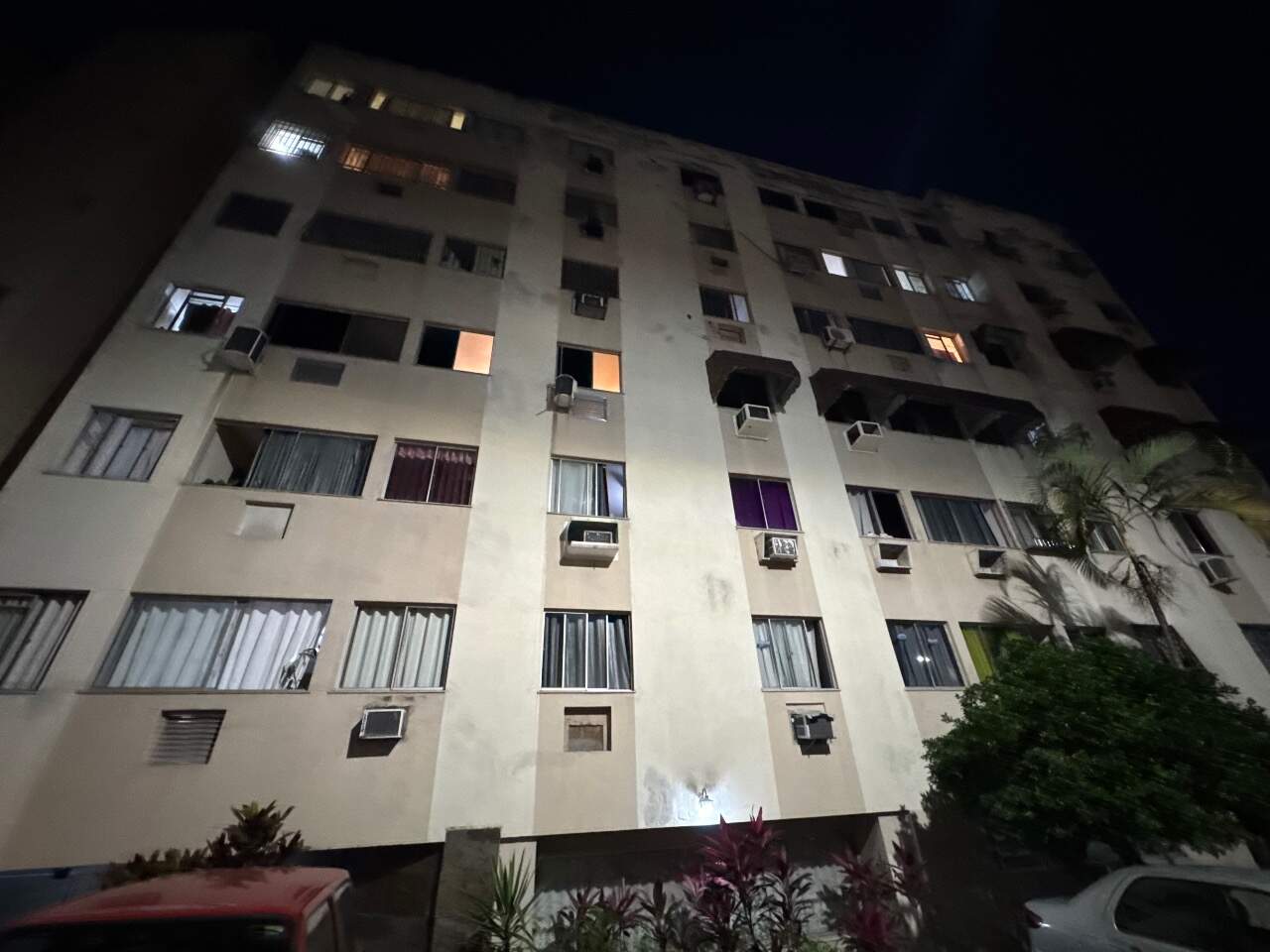Apartamento à venda no Colégio: 