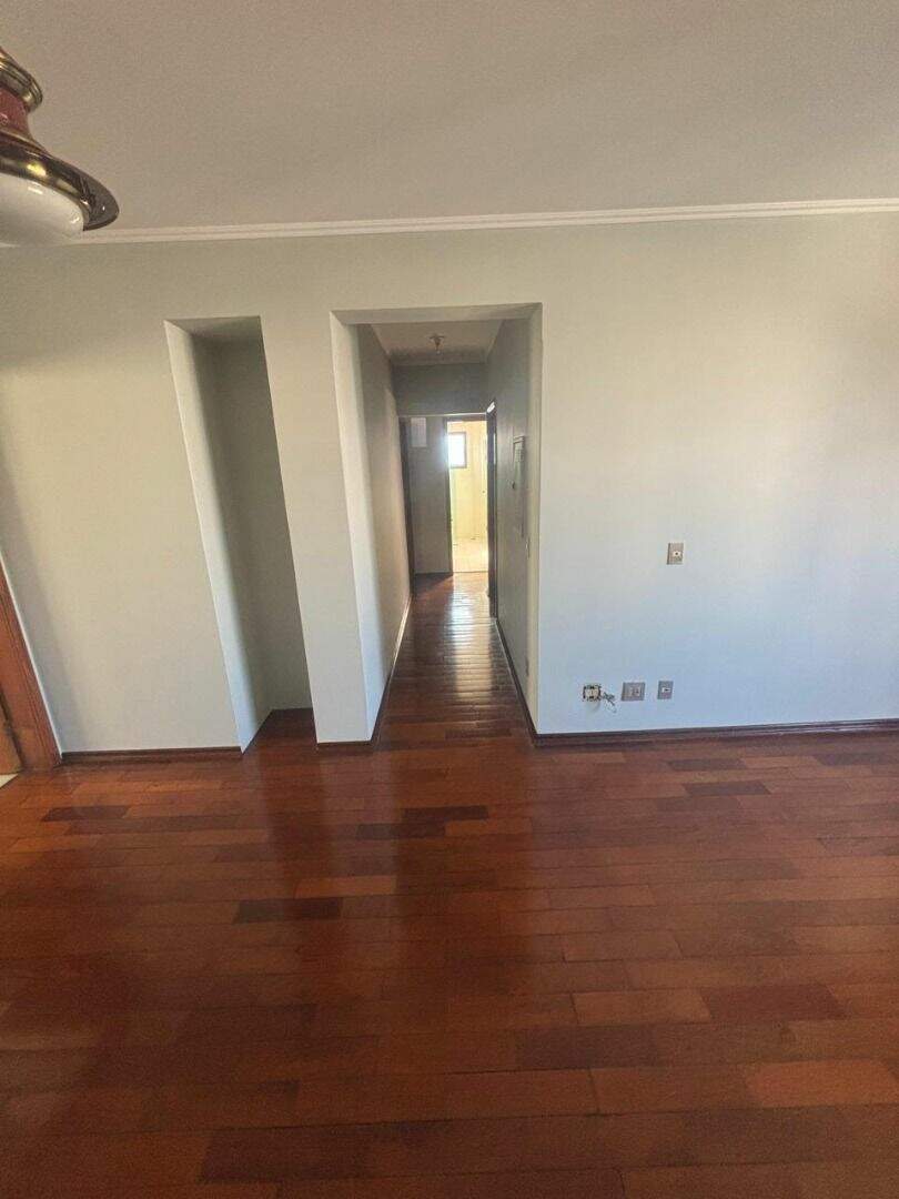 Apartamento à venda no Parque Industrial: 