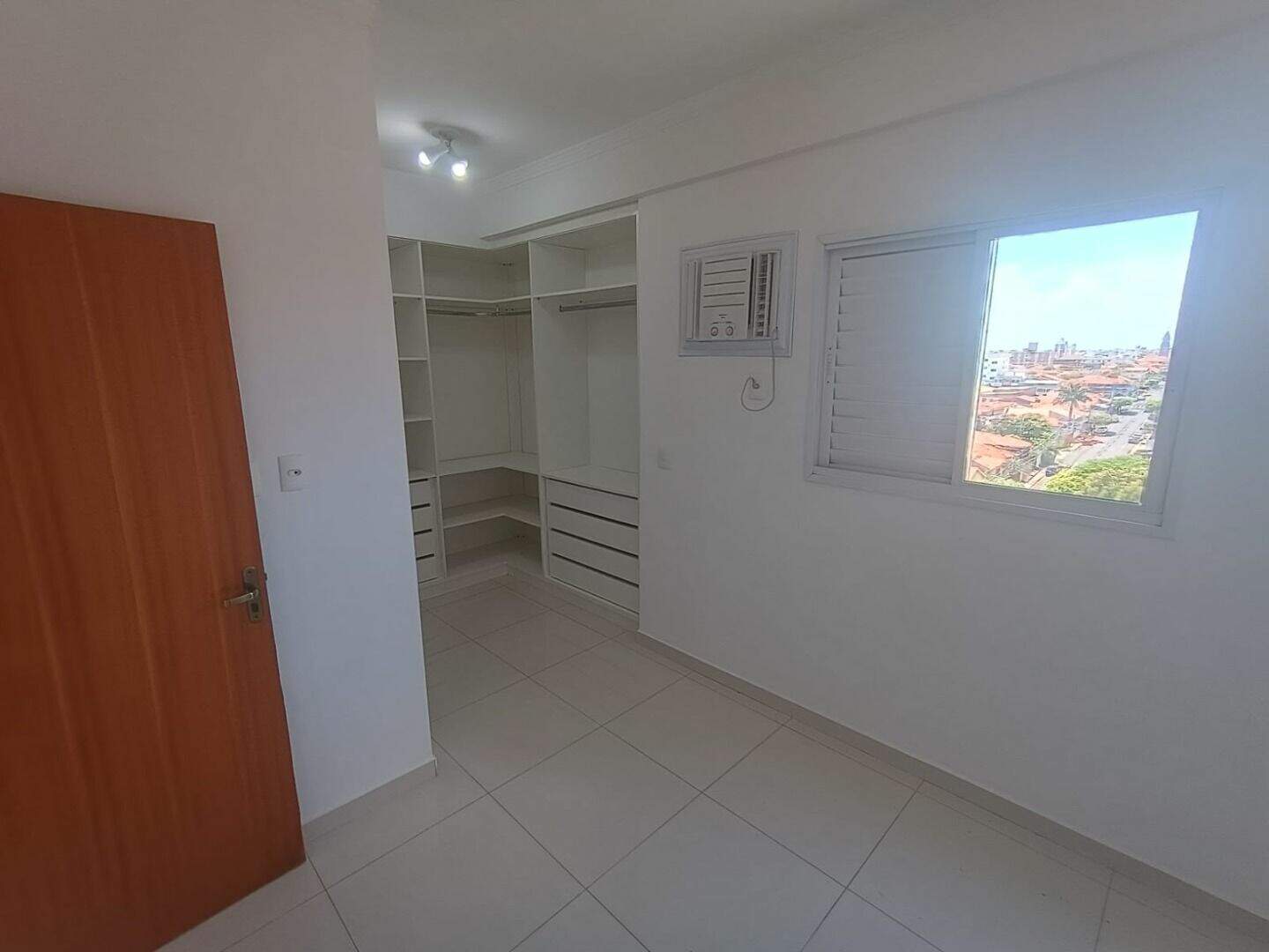 Apartamento à venda no Parque Industrial: 