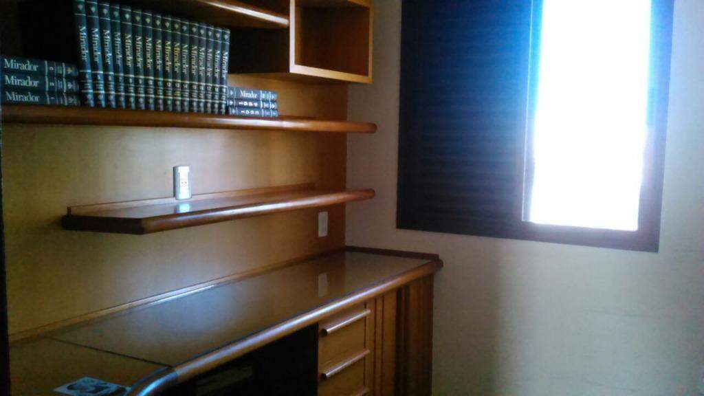 Apartamento à venda no Parque Industrial: 