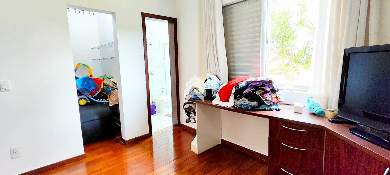 Casa de Condomínio para alugar com 4 quartos, 1600m² - Foto 14