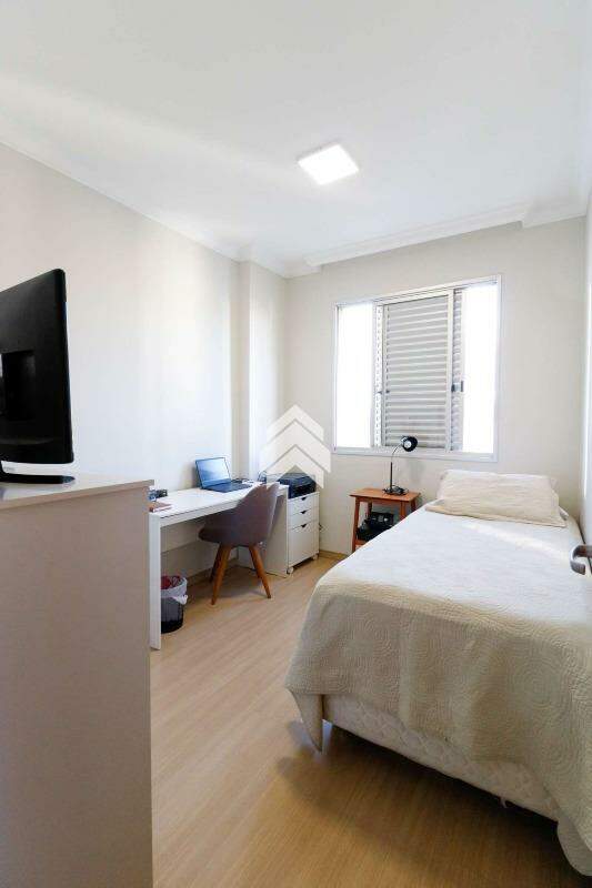 Apartamento à venda com 3 quartos - Foto 7