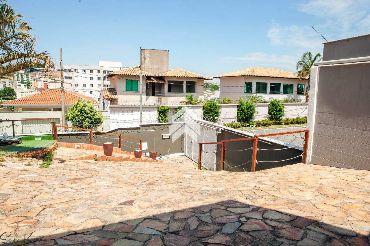 Casa à venda com 3 quartos, 735m² - Foto 23