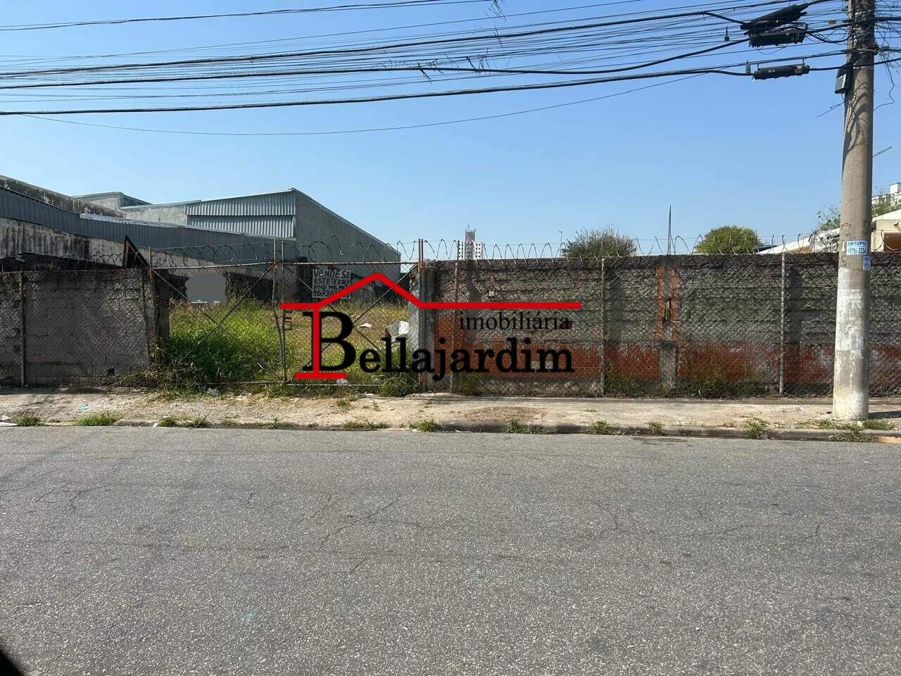 Área à venda no Vila Sacadura Cabral: 