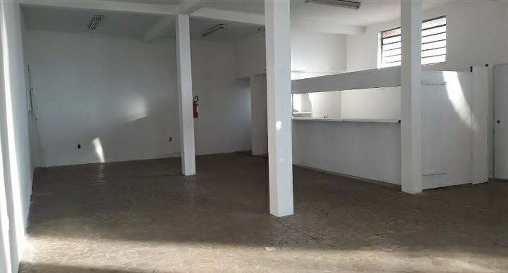Barracão à venda no Parque Residencial Aeroporto: 1f68f7a9-cba0-464f-9d43-aa73175af312.jpg