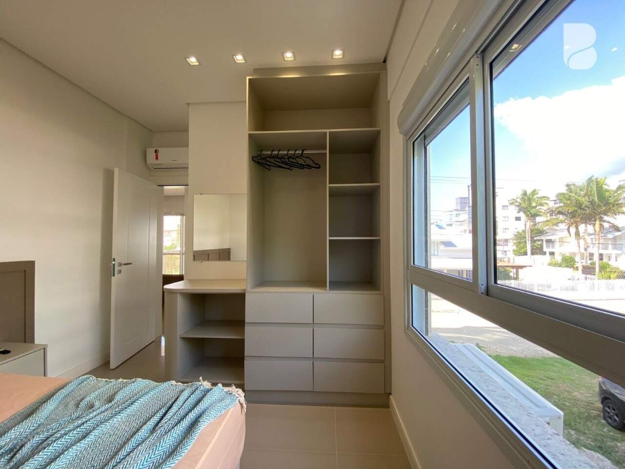 Apartamento à venda no Praia de Palmas: 