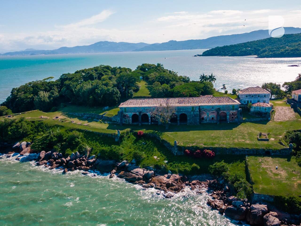 Apartamento à venda no Fazenda da Armação: 