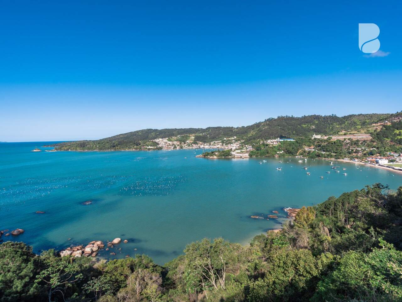 Apartamento à venda no Fazenda da Armação: 