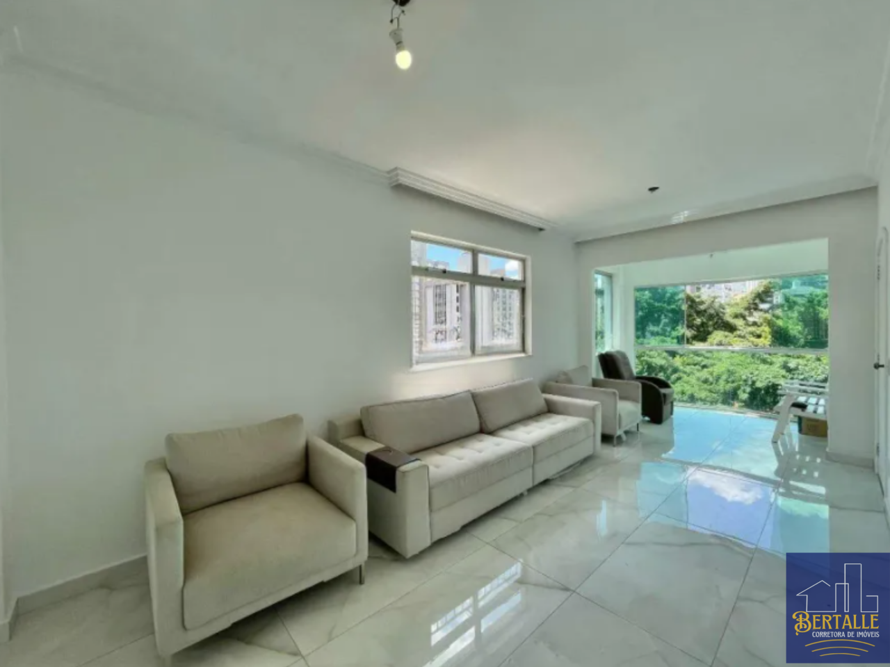 Apartamento à venda no Carmo: 