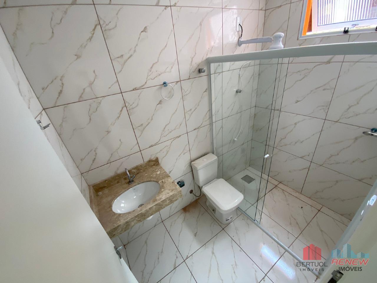 Apartamento para aluguel Parque Pinheiros em Vinhedo: BANHEIRO