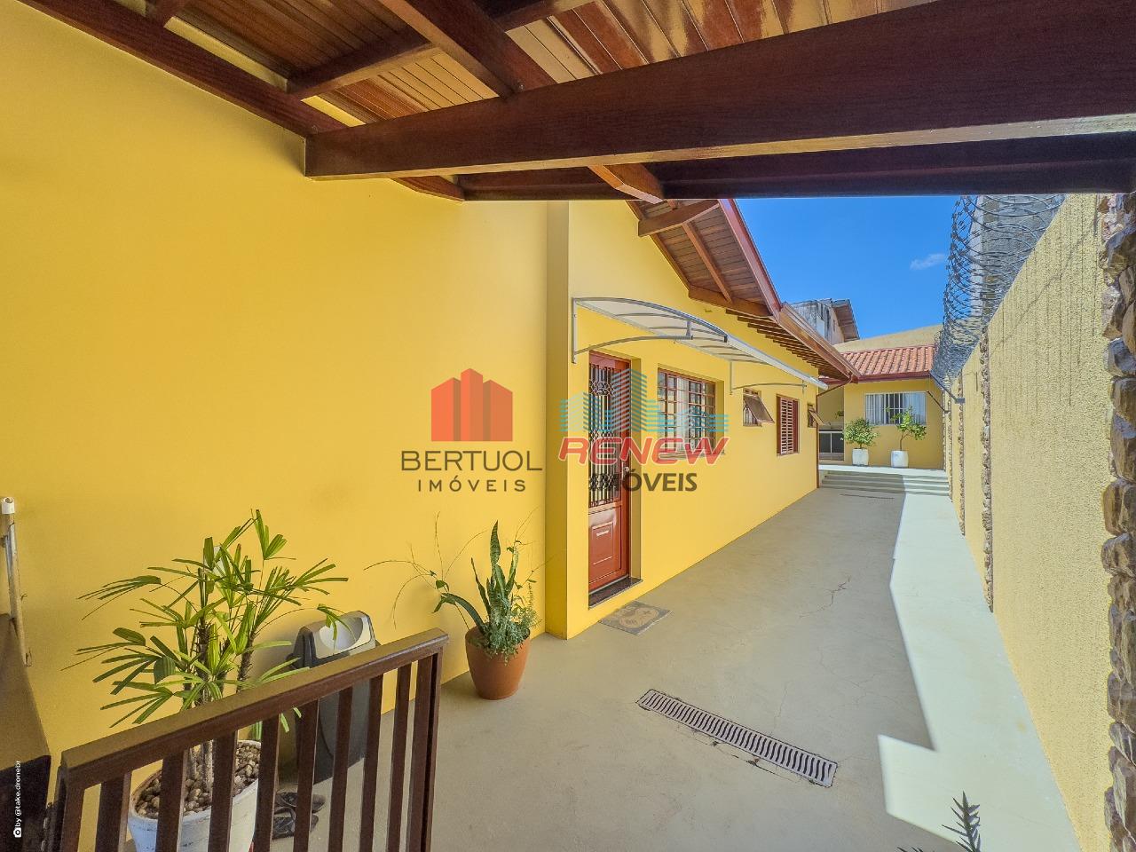 Casa com Edicula à venda Capela em Vinhedo: 