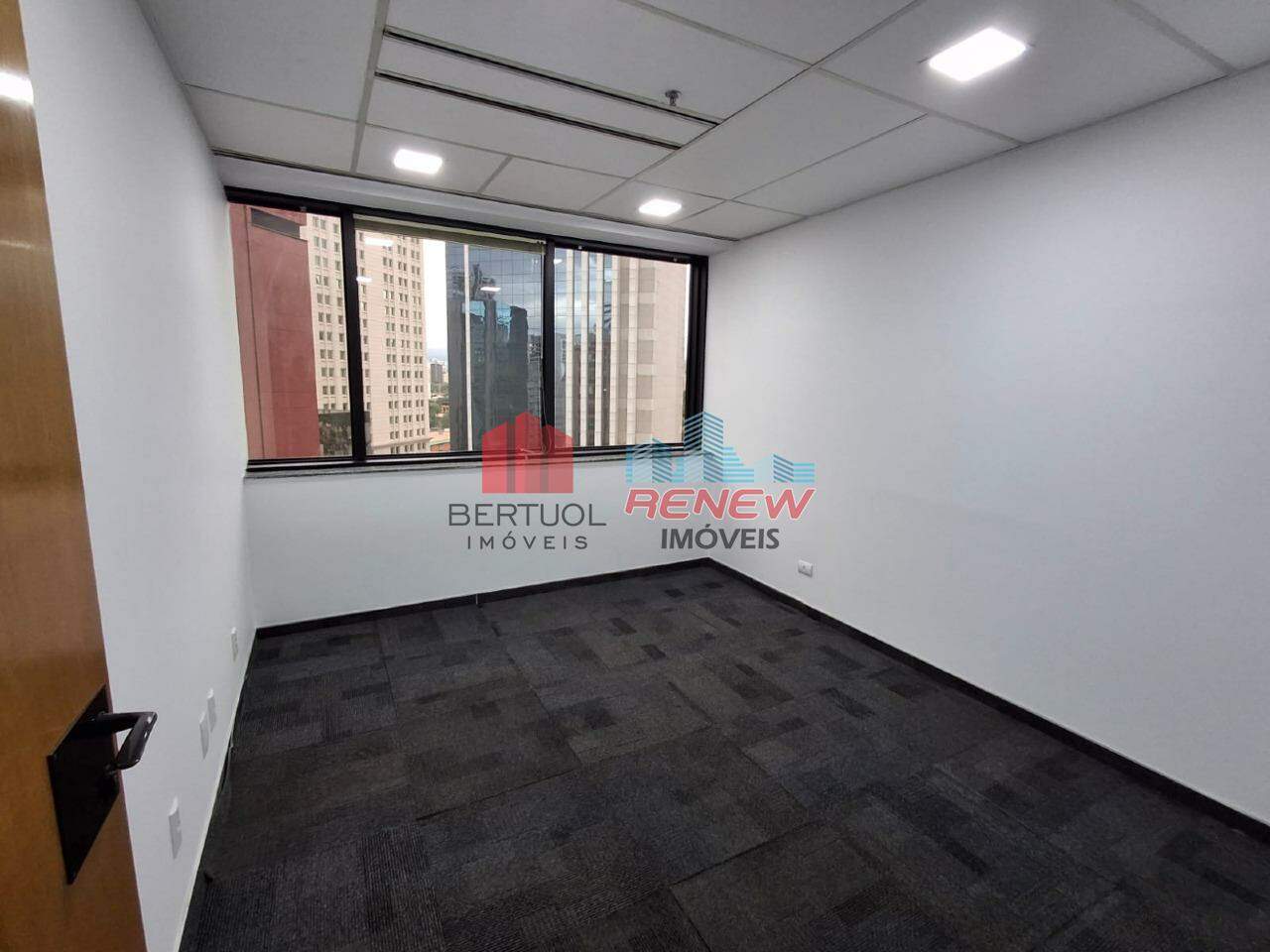 Sala para aluguel Edifício Business Center em São Paulo: 