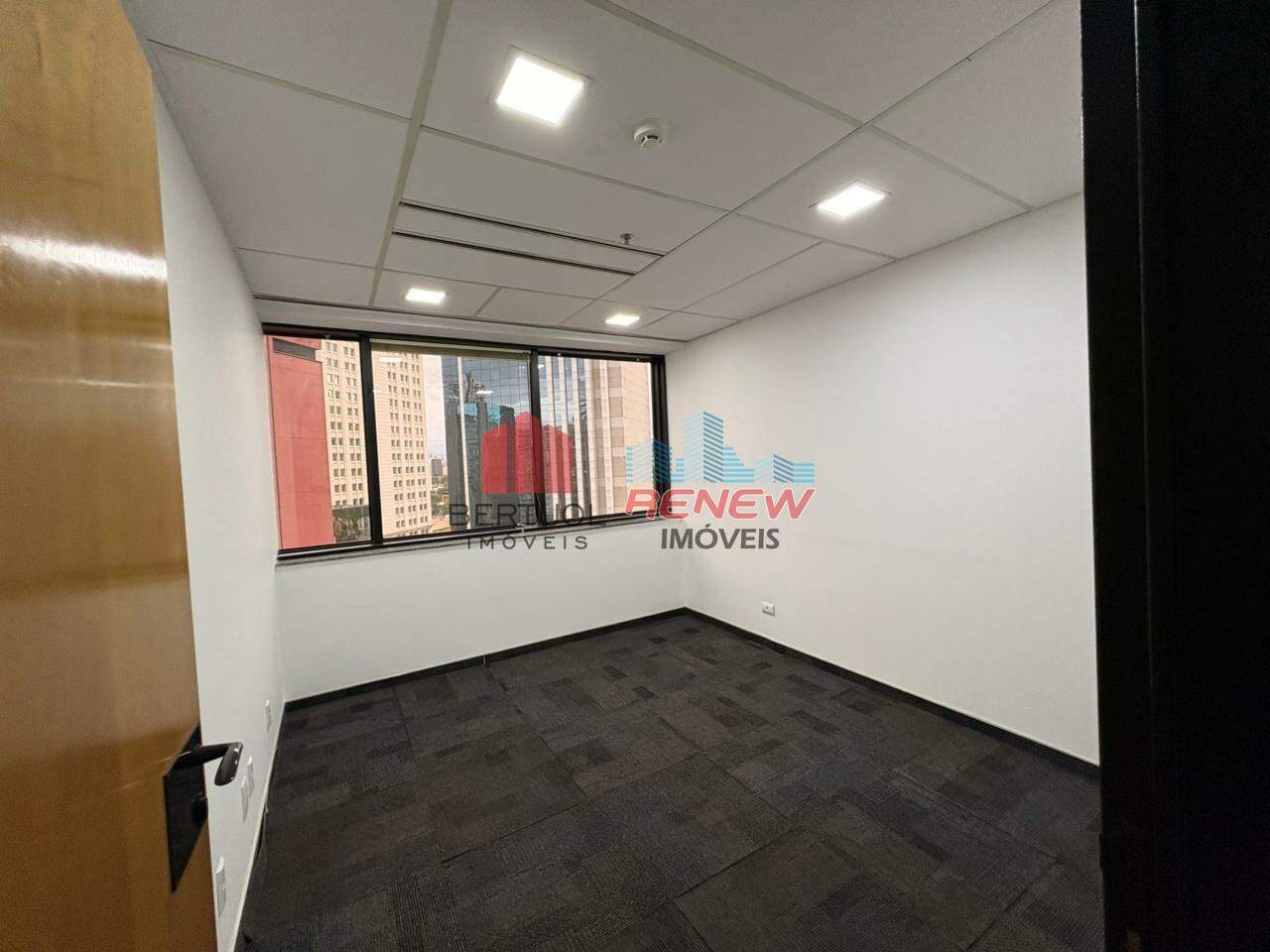 Sala para aluguel Edifício Business Center em São Paulo: 