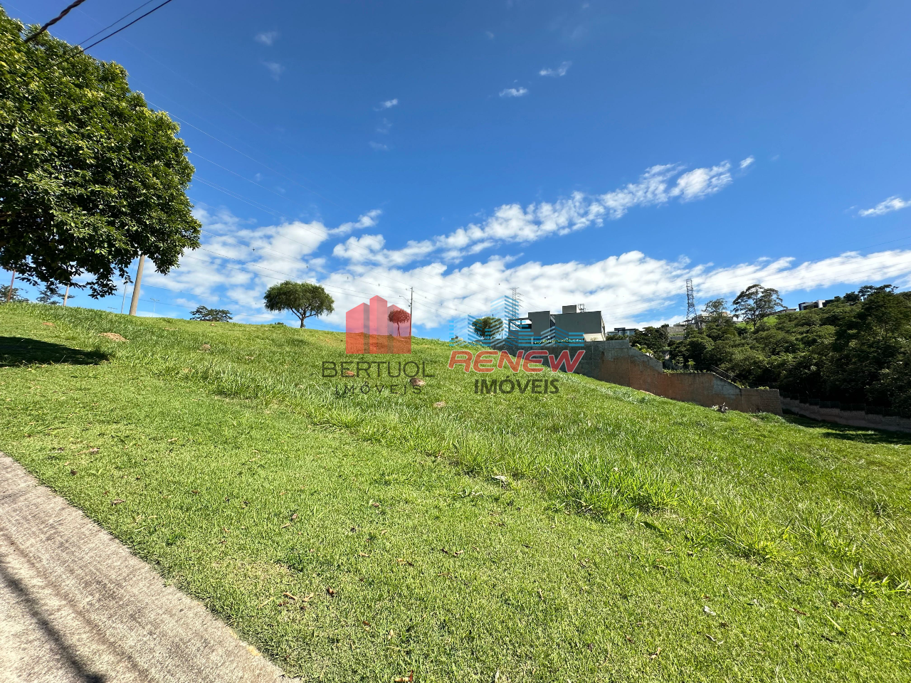 Terreno em condomínio à venda Condomínio Campo de Toscana em Vinhedo: 