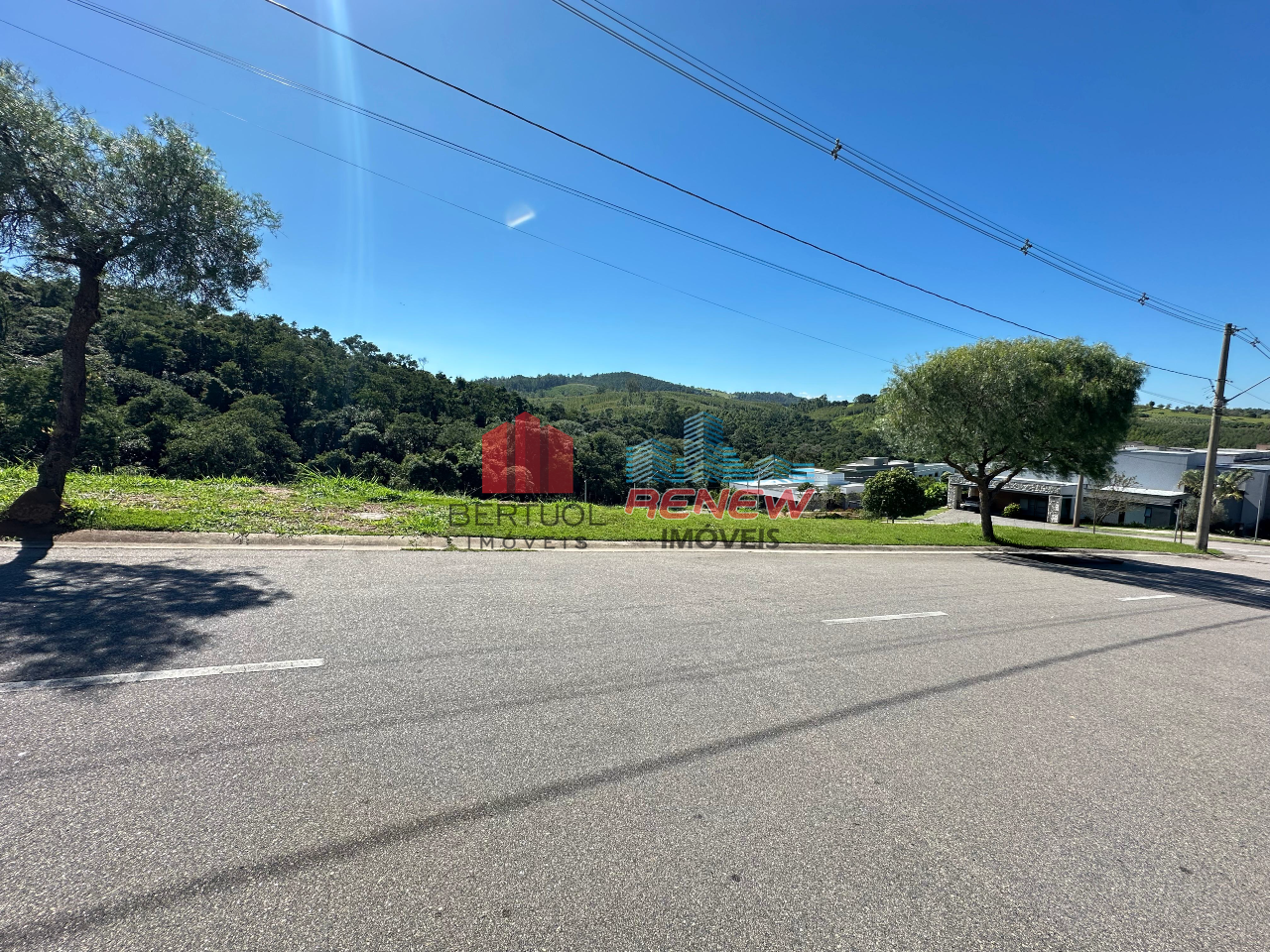 Terreno em condomínio à venda Condomínio Campo de Toscana em Vinhedo: 