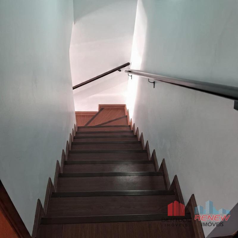 Casa de Condomínio à venda Condomínio Vila Itália em Vinhedo: Escada área privativa