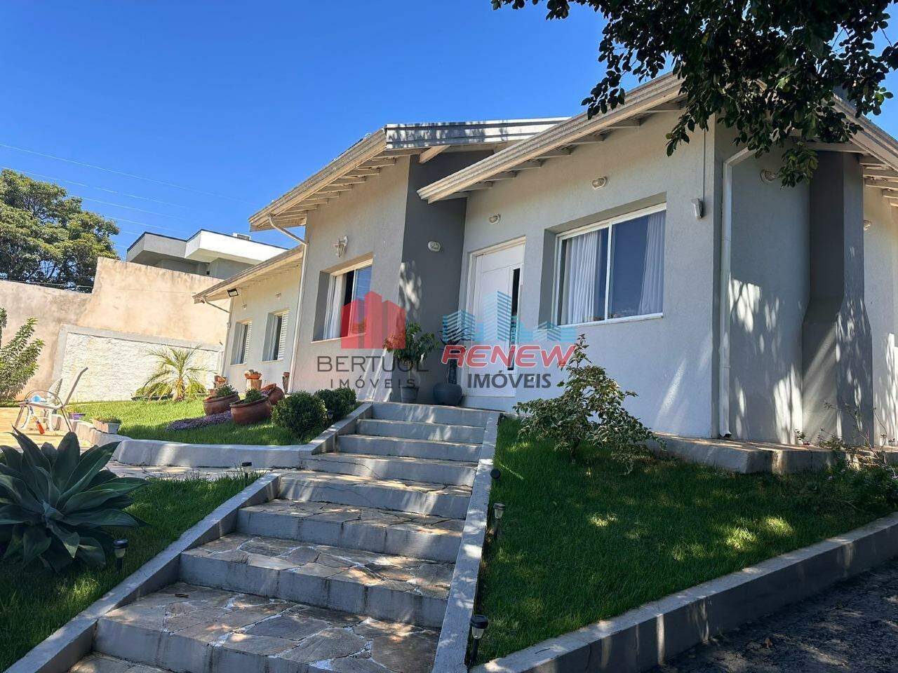 Casa com Edicula à venda Santa Cândida em Vinhedo: 