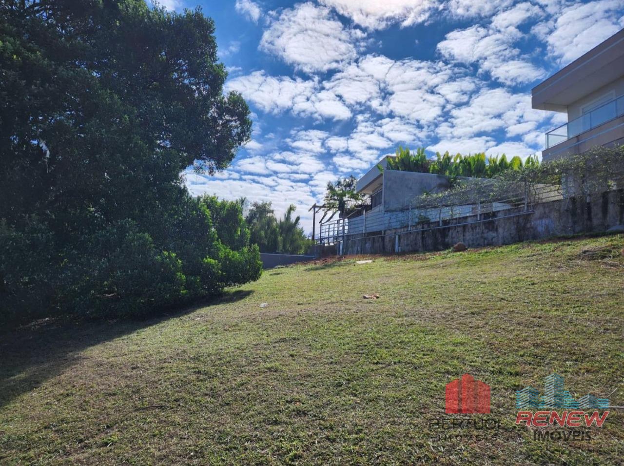 Terreno em condomínio à venda Condomínio Portal do Lago em Valinhos: 