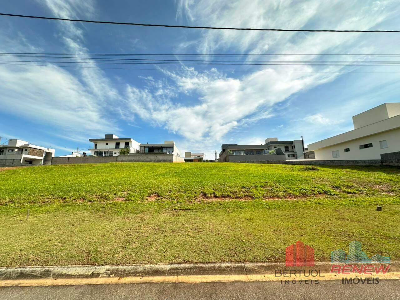 Terreno em condomínio à venda Residencial Reserva Santa Isabel II em Louveira: 