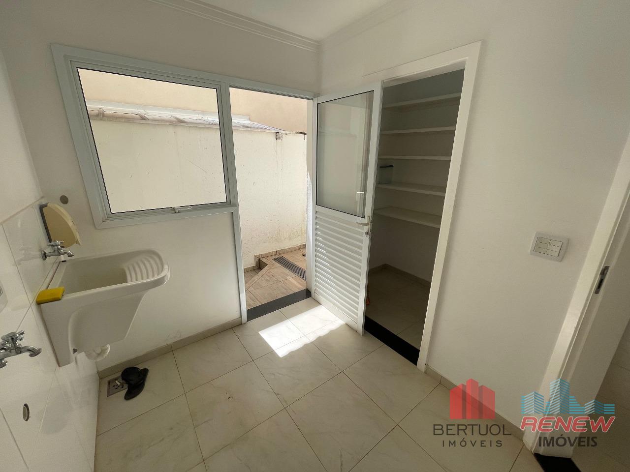 Casa de Condomínio para aluguel Condomínio Recanto dos Paturis em Vinhedo: LAVANDERIA