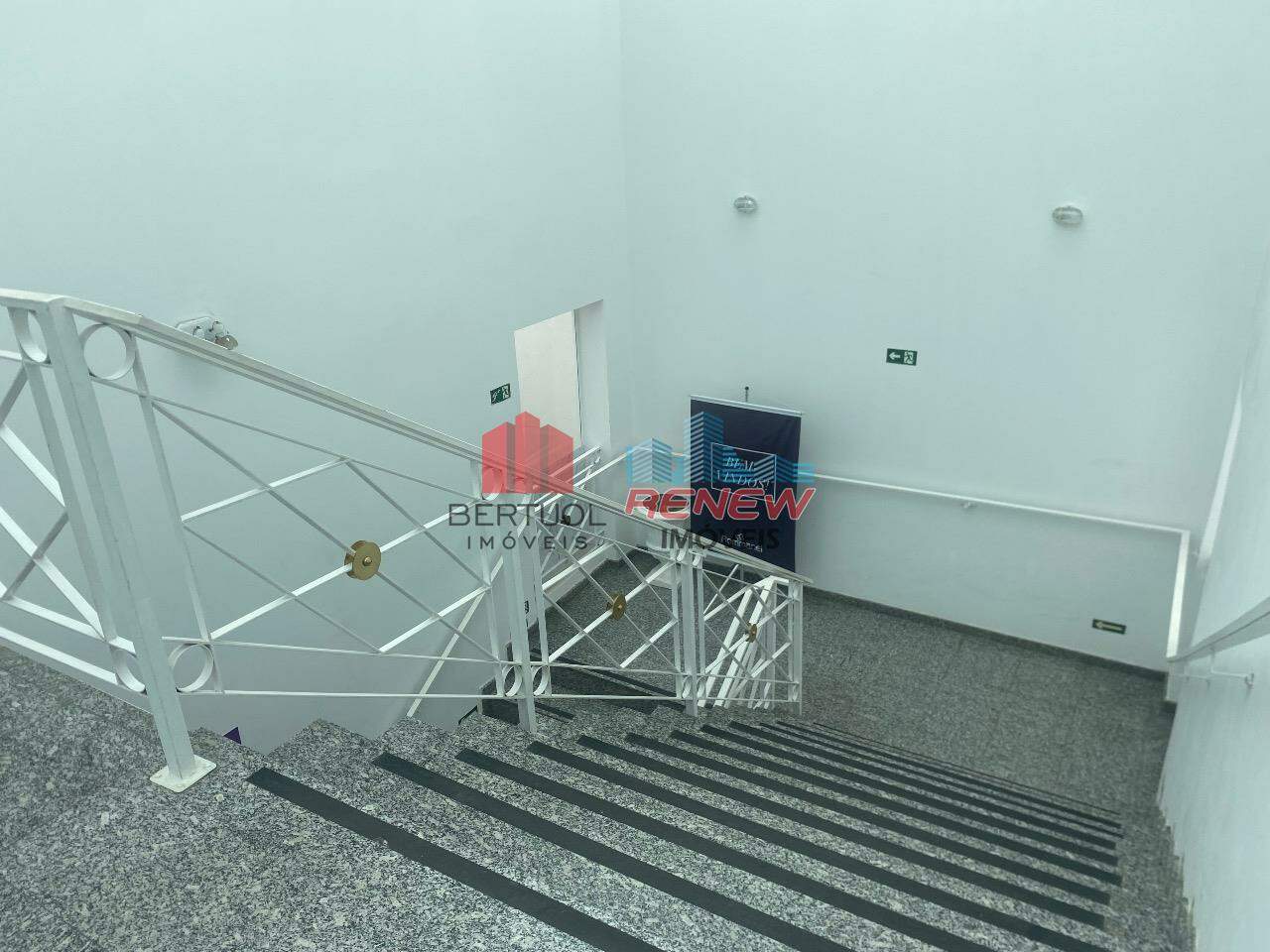 Sala para aluguel Centro em Vinhedo: 