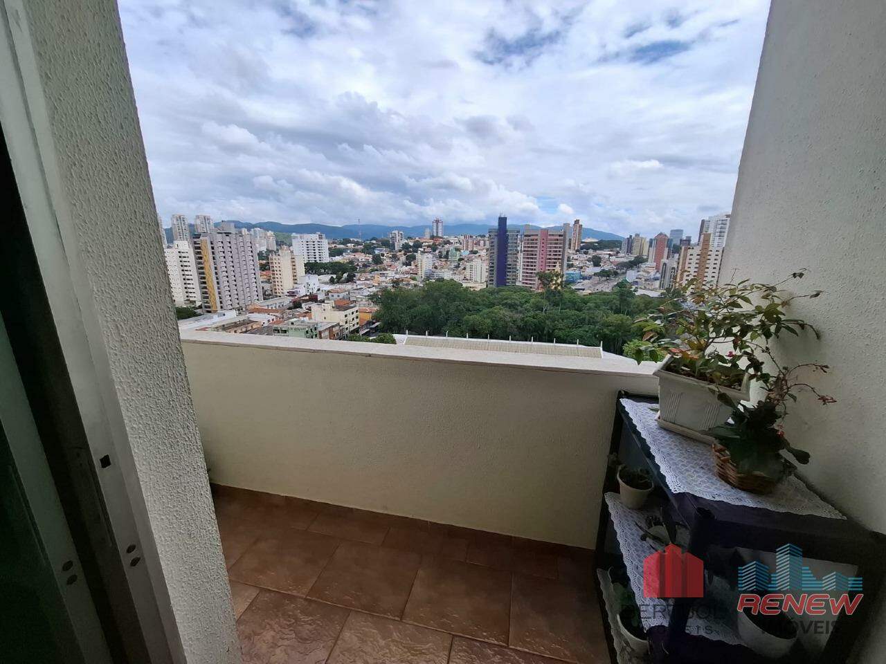 Apartamento à venda VILA BOAVENTURA em Jundiaí: Varanda