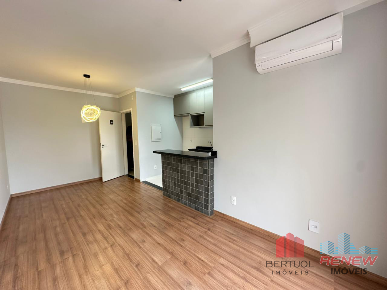 Apartamento para aluguel Condomínio Residencial Vicenza em Vinhedo: SALA