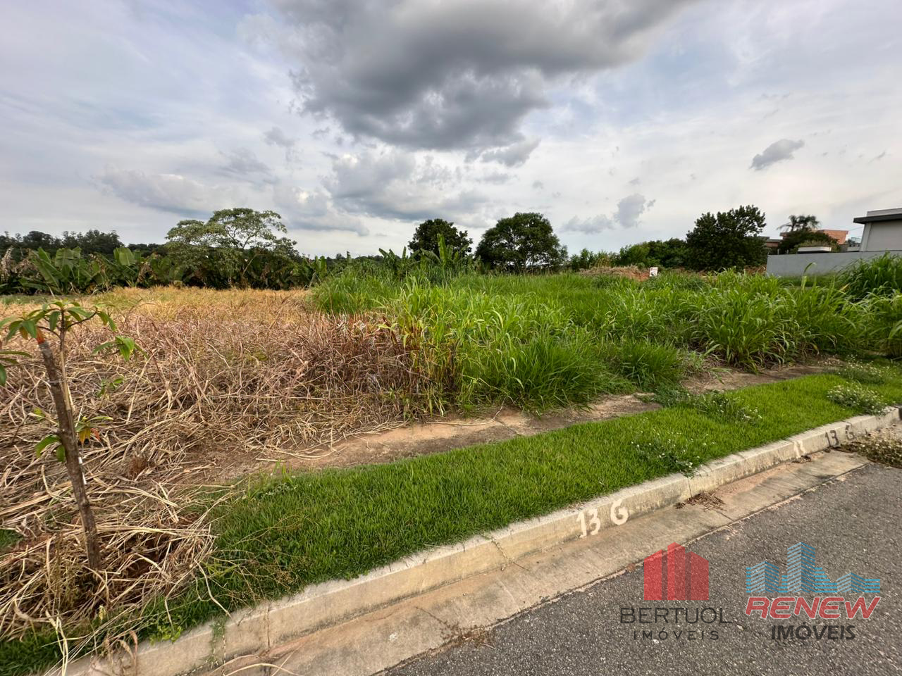 Terreno à venda Pinheirinho em Vinhedo: TERRENO