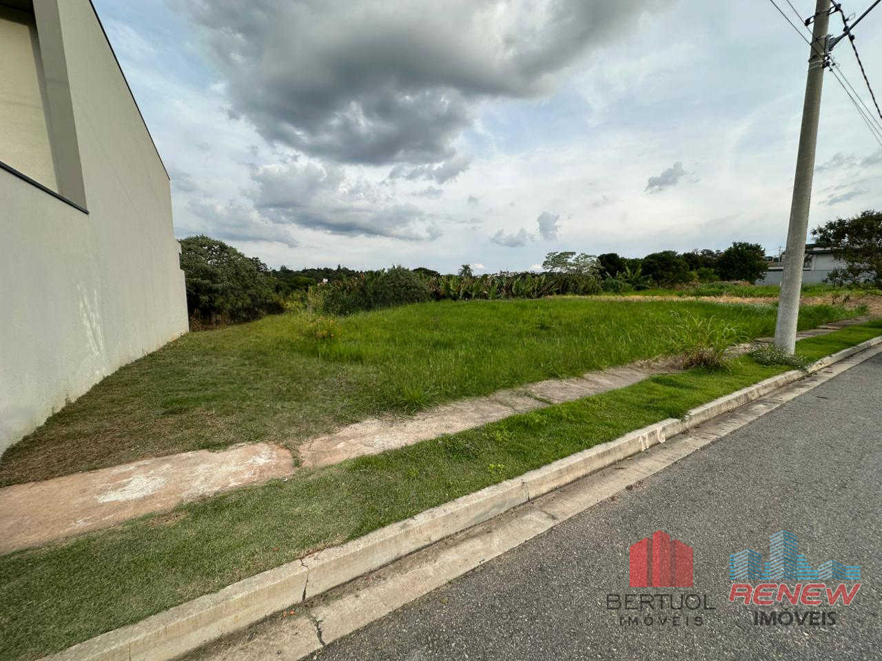 Terreno à venda Pinheirinho em Vinhedo: TERRENO