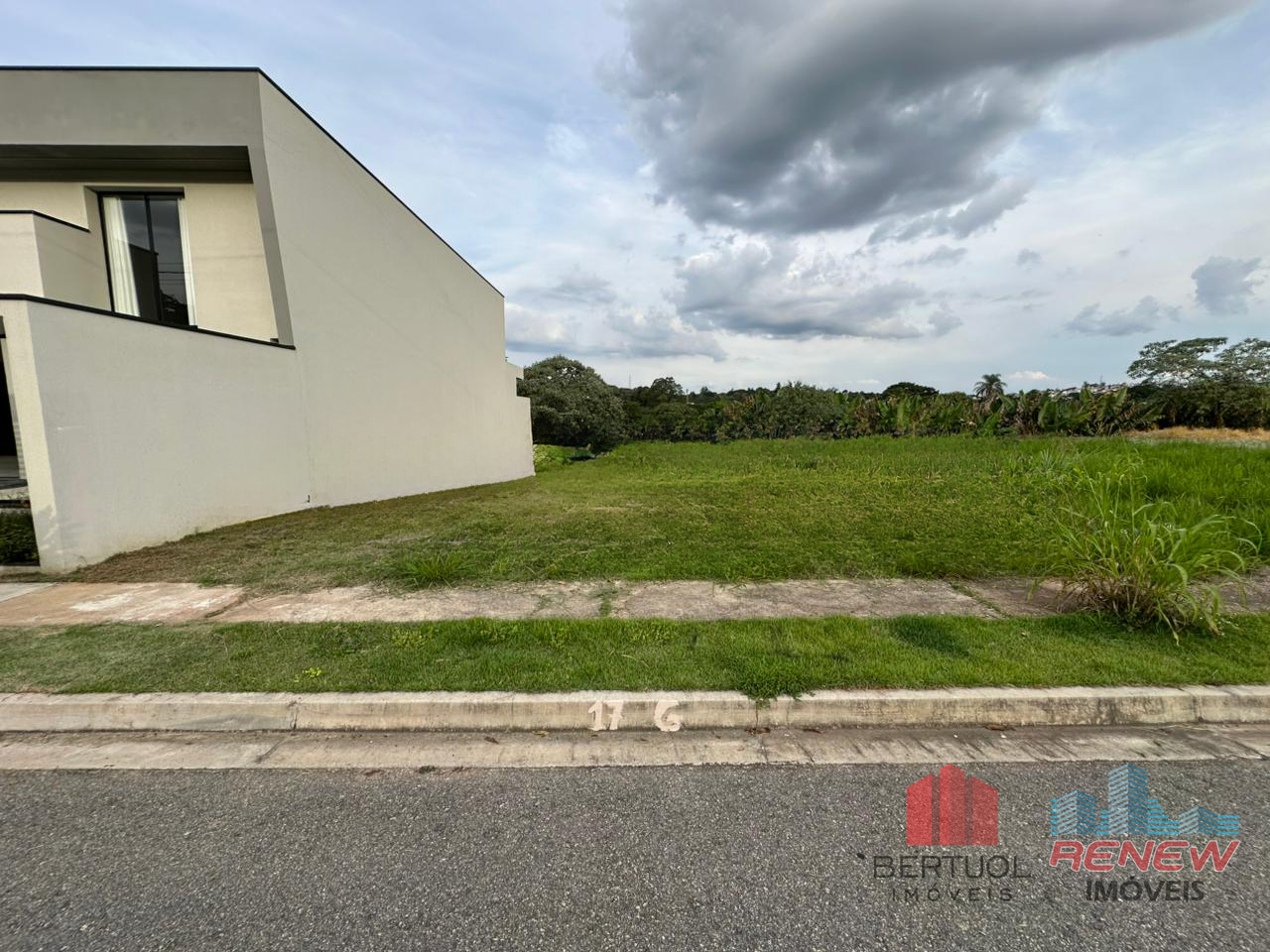 Terreno à venda Pinheirinho em Vinhedo: TERRENO